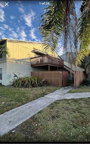 $2,200 | 14 Crossings Circle, Unit E | Boynton Beach