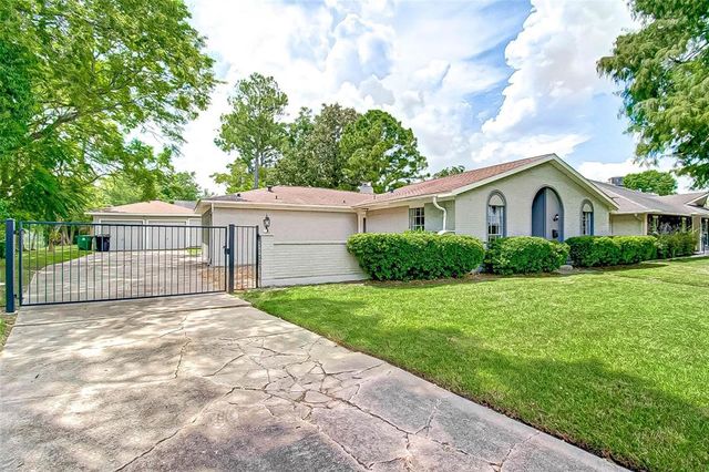 $2,300 | 5703 South Braeswood Boulevard | Meyerland Area