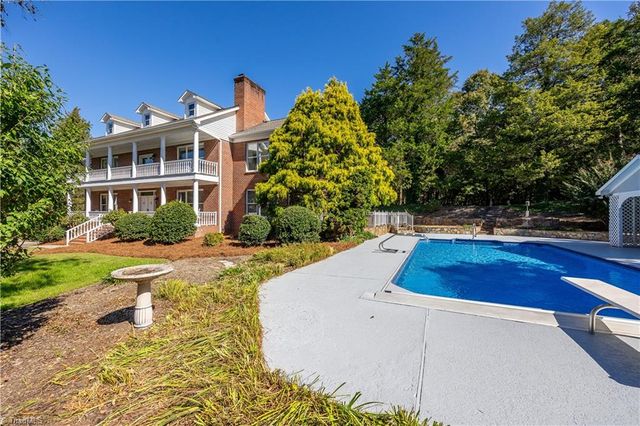 $2,200,000 | 4141 Shattalon Drive | West Suburban Winston-Salem