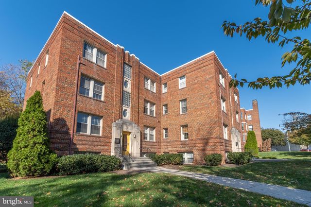 $1,950 | 6718 3rd Street Northwest, Unit 201 | Brightwood