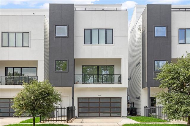 $735,000 | 513 West 10th Street | Heights-Greater Heights