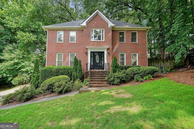 $574,900 | 2415 Woodbridge Drive | East Cobb