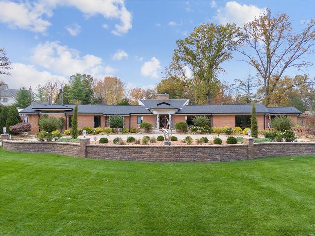 $3,895,000 | 7 Westwood Country Club | Westwood