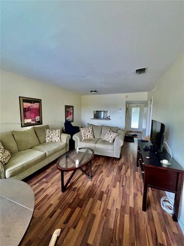 $89,900 | 5103 Northwest 35th Street, Unit 606 | Lauderdale Lakes West Gate