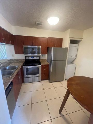 $2,500 | 13931 Southwest 91st Terrace, Unit 13931 | The Hammocks