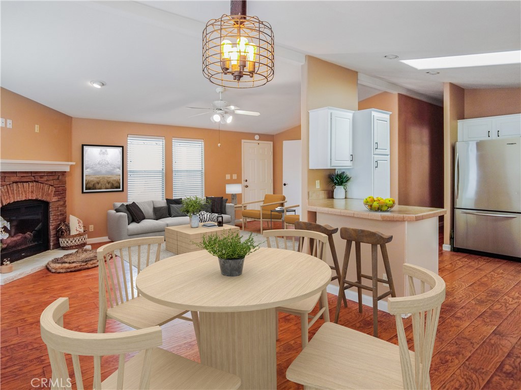 DINING ROOM VIRTUALLY STAGED