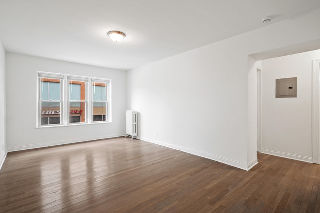 $1,150 | 1810 North Farwell Avenue, Unit 3 1606 E | Lower East Side