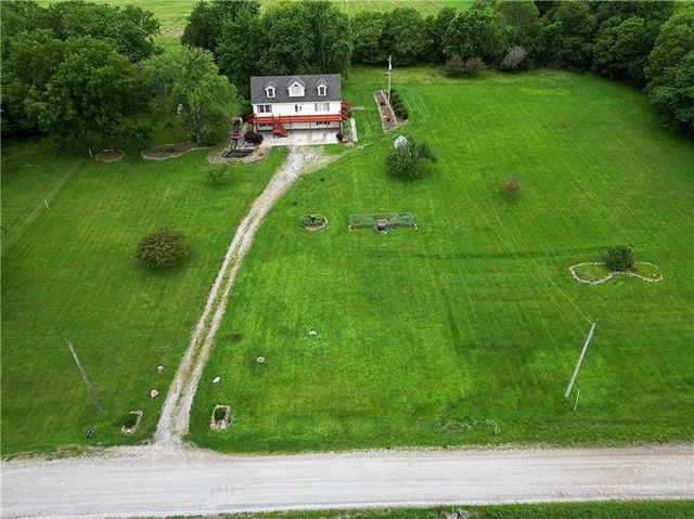 $315,000 | 3320 Phillips Road | Mount Pleasant Township - Atchison County