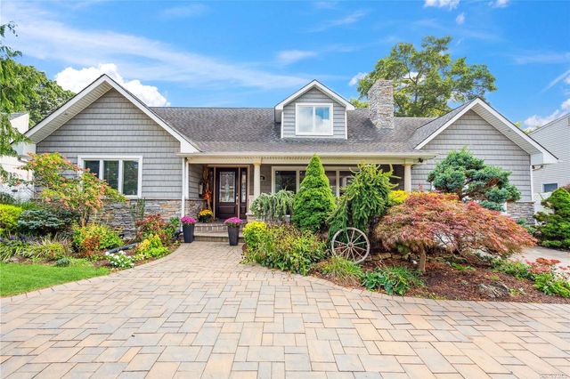 $1,249,000 | 2126 Cayuga Drive | Merrick