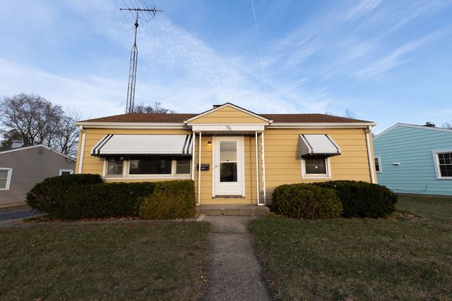 $184,000 | 756 Golf Road | Waukegan