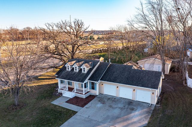 $385,000 | 1024 Creekview Lane | Belle Plaine