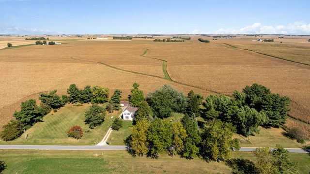 $265,000 | 29319 Fremont Road | Elkhorn Grove Township - Carroll County