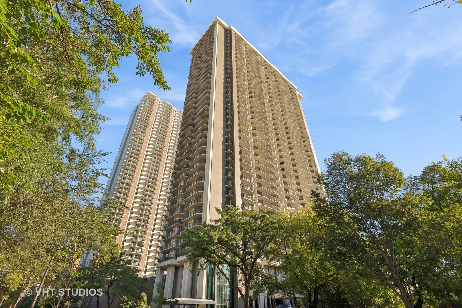 a view of a large multi story building