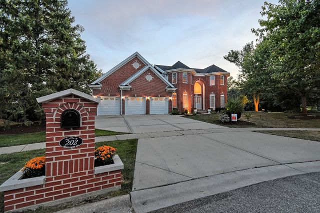 $775,000 | 202 Willowbrook Way | Geneva