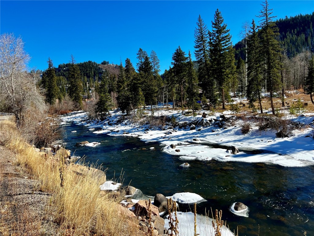 Exclusive access to 1/4 mile stretch of land on the Elk River