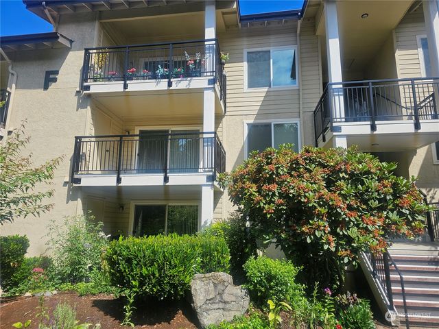 $520,000 | 13626 Northeast 7th Street, Unit F9 | Crossroads