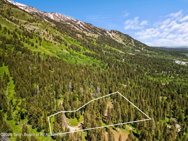 $5,950,000 | 6830 Sublette Woods Road | Teton Village