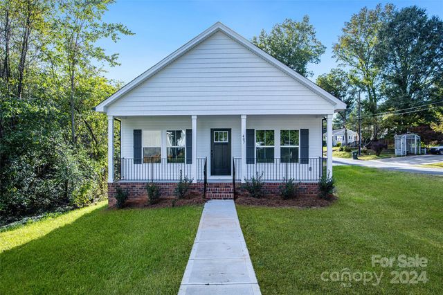 $249,900 | 407 8th Street | Downtown Spencer