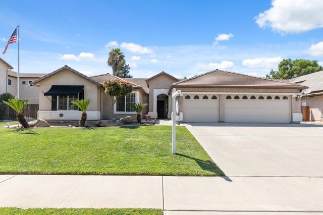 $638,000 | 2225 South Jacques Street | Southwest Visalia