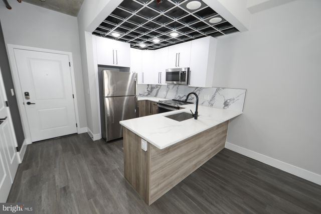 $1,900 | 3450 J Street, Unit 204 | Harrowgate