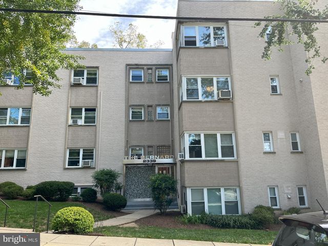 $2,200 | 2339 40th Place Northwest, Unit 104 | Glover Park