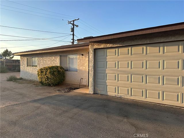 $1,800 | 12212 Kiowa Road, Unit 3 | Apple Valley