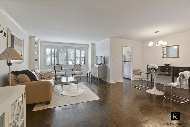 $829,000 | 175 East 74th Street, Unit 2E | Lenox Hill