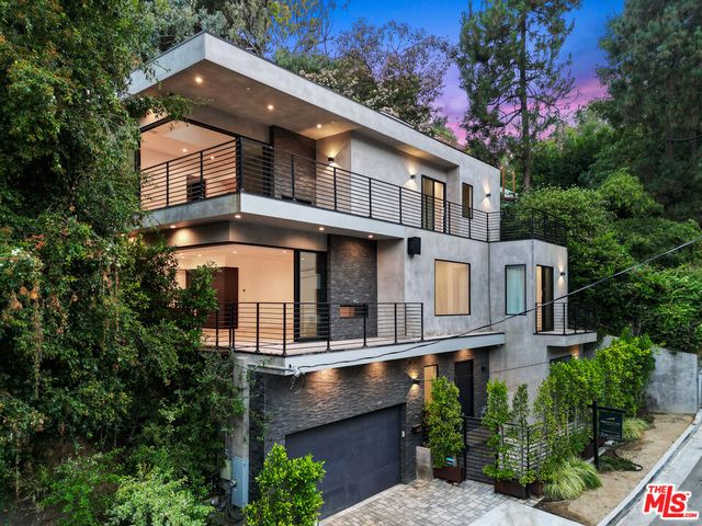 $3,153,000 | 8029 Willow Glen Road | Sunset Strip-Hollywood Hills West