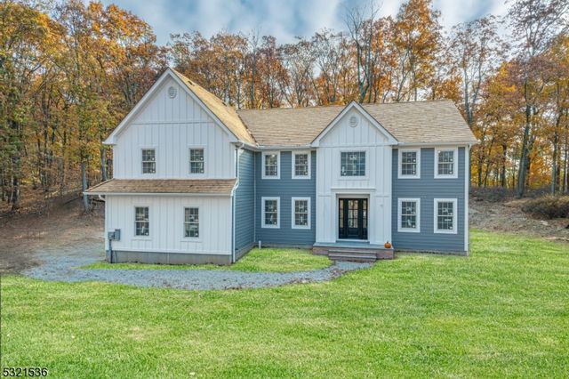 $1,750,000 | 3 Red Oak Row | Chester Township - Morris County