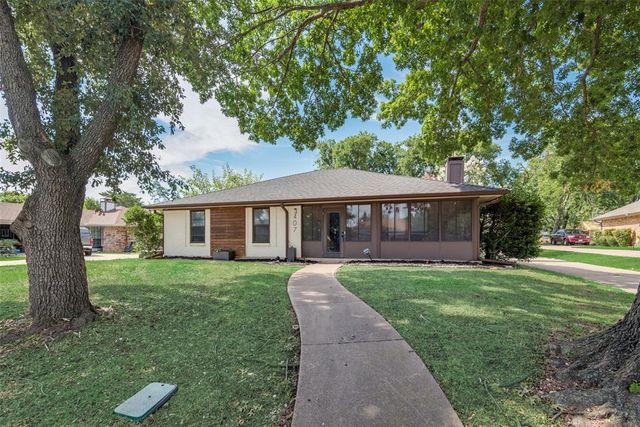 $339,990 | 407 Bradshaw Street | Cedar Hill