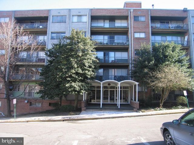 $2,600 | 5801 Quantrell Avenue, Unit 210 | Alexandria West