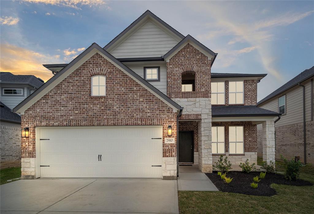 Welcome home to 2910 Solitude Pine Lane located in Morton Creek Ranch and zoned to Katy ISD.