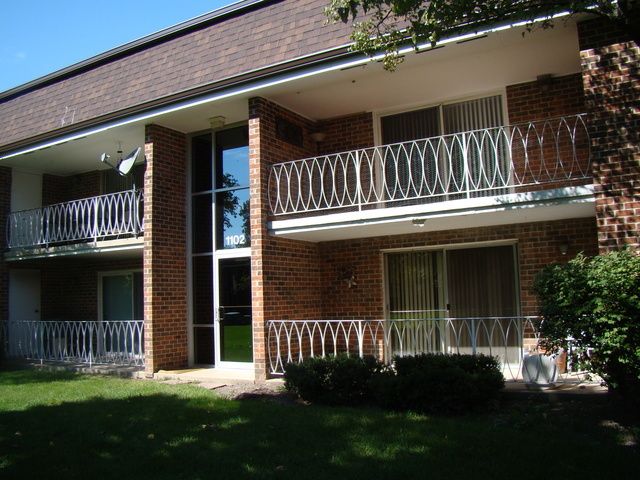 $1,700 | 1102 Mercury Drive, Unit 2C | Schaumburg