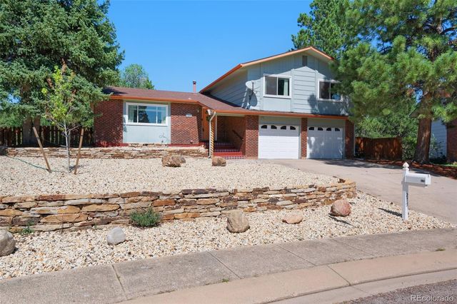 $519,900 | 279 Dolomite Drive | Rockrimmon