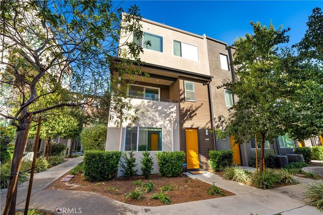 $800,000 | 8411 North Fusion Way | Northridge