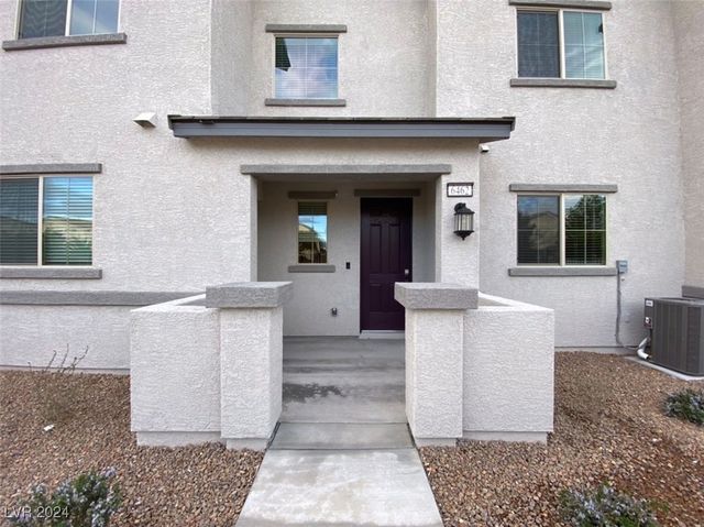 $1,950 | 6462 Silver Estates Street | North Las Vegas