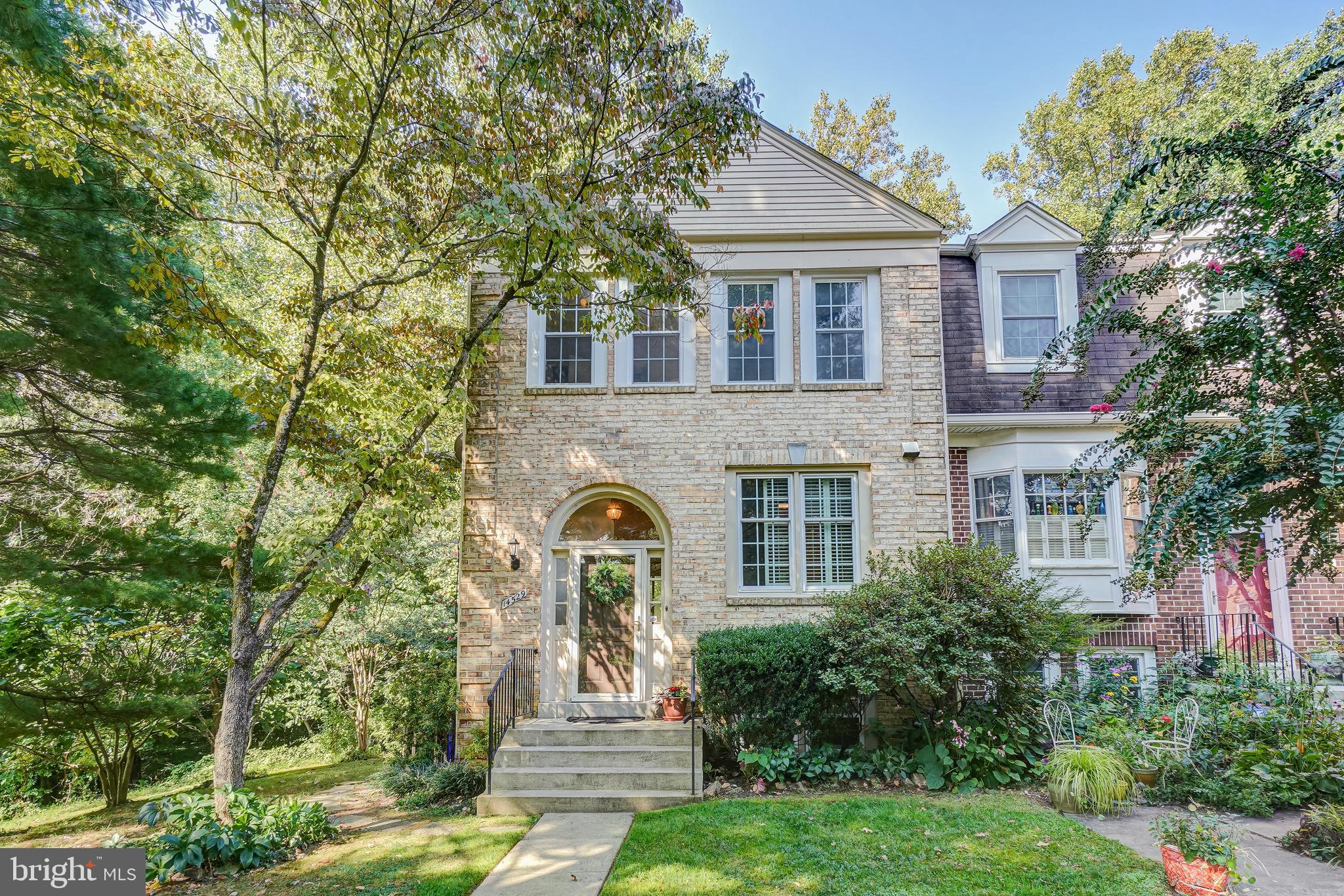 Gorgeous Brick End - Unit Townhome