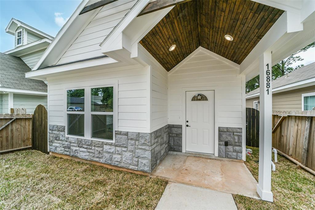 a view of a house with a outdoor space