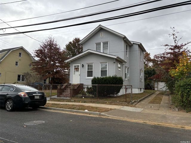 $1,100,000 | 31 Lehrer Avenue | Elmont