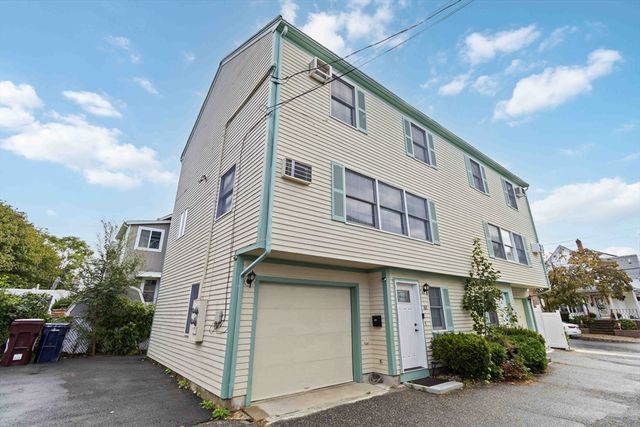 $3,200 | 63 Everett Street, Unit 63 | West Everett