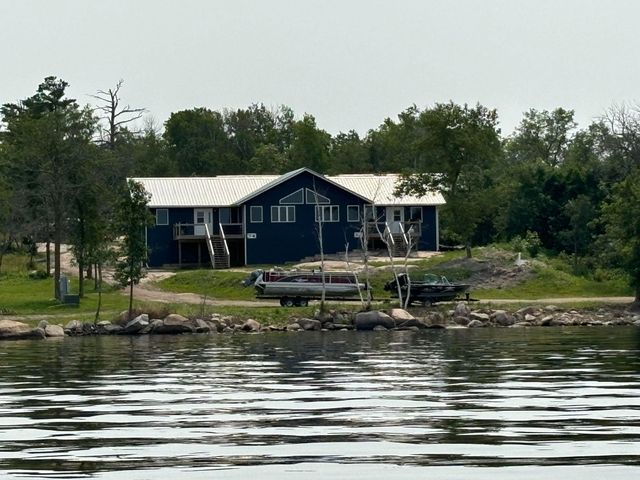 $600,000 | 3178 Flag Island | Angle Township - Lake of the Woods County