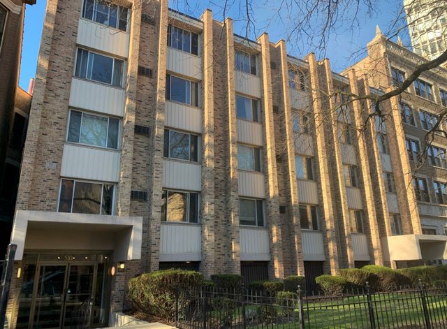 $1,400 | 510 West Fullerton Parkway, Unit 204 | Lincoln Park