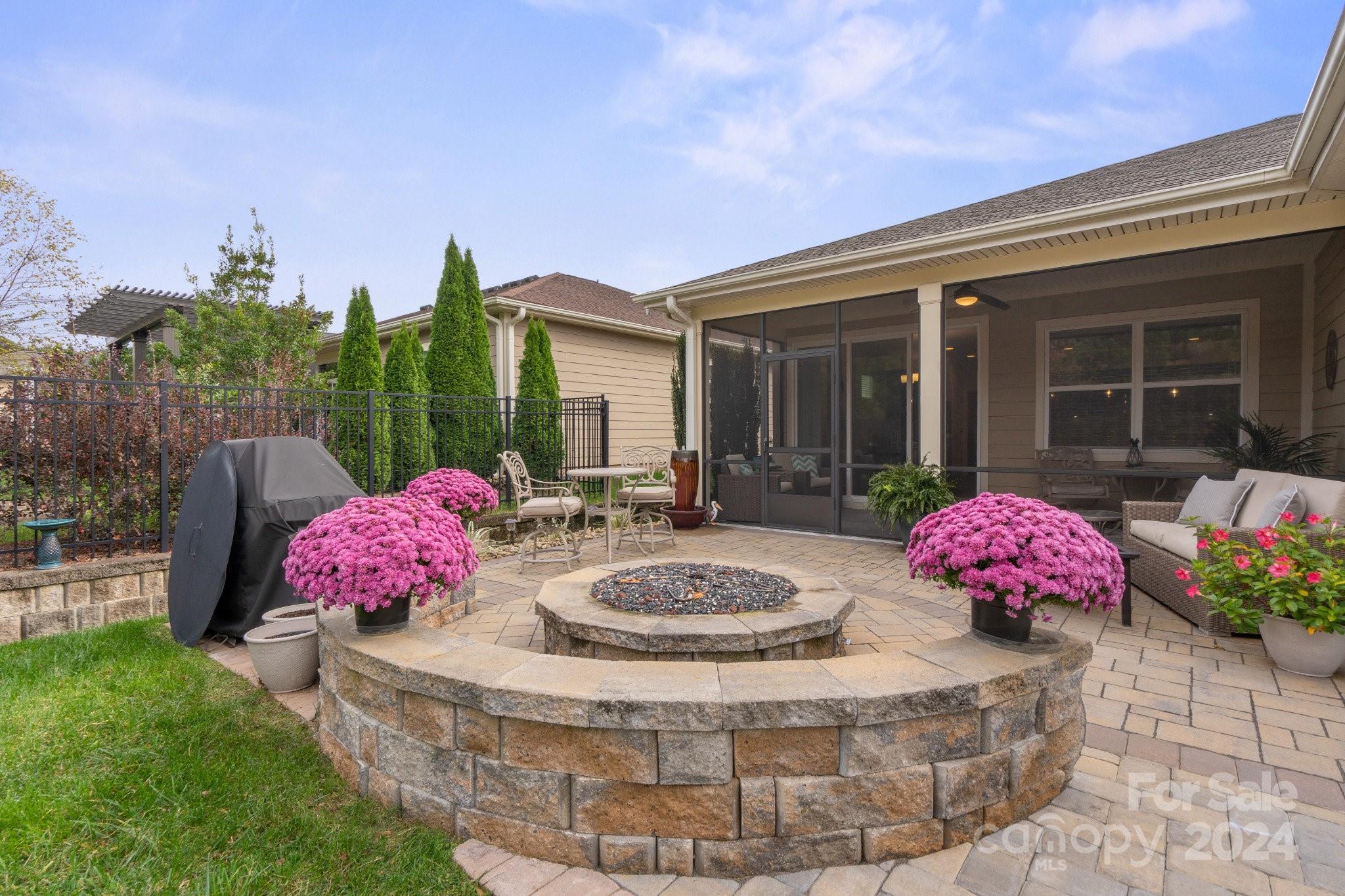 a view of a very nice looking sitting area with furniture