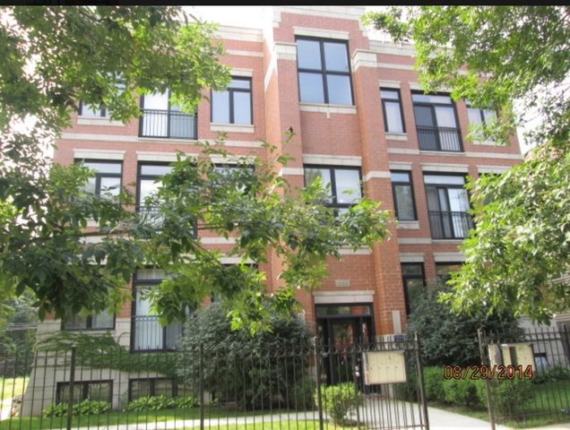 $2,875 | 633 East Bowen Avenue, Unit 2E | Bronzeville