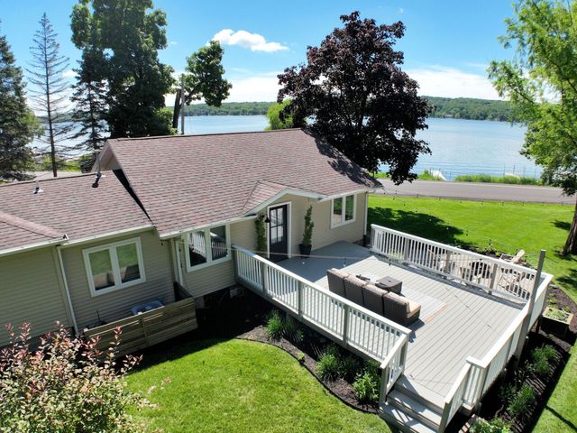 $800,000 | W4140 Lakeshore Drive | Como Lakefront