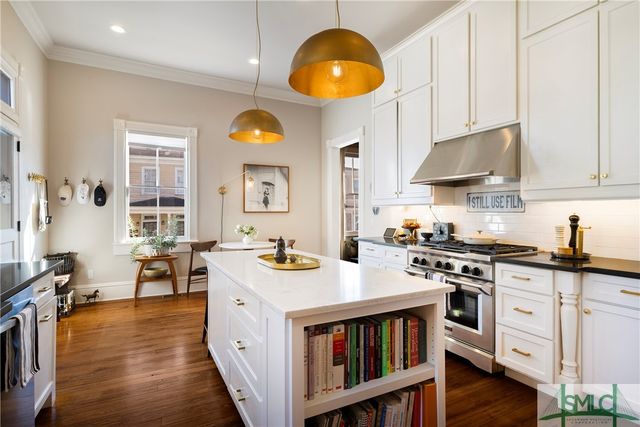 $1,295,000 | 426 East 31st Street | Thomas Square