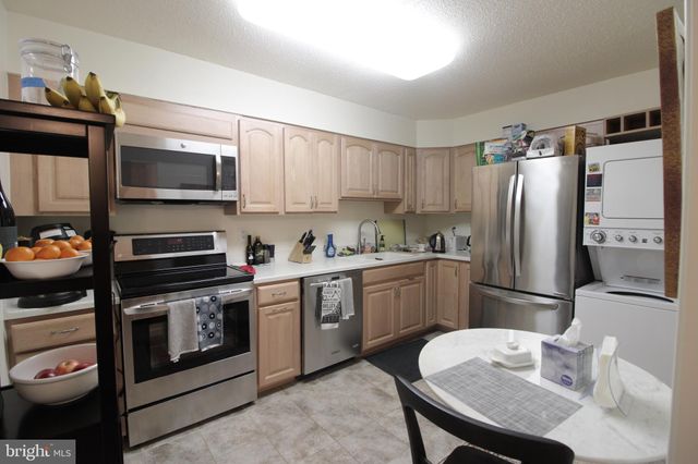 $2,891 | 1600 North Oak Street, Unit 1229 | The Belevedere