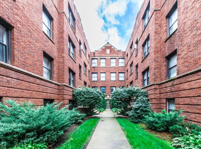 $124,900 | 4525 South Drexel Boulevard, Unit 3W | Kenwood