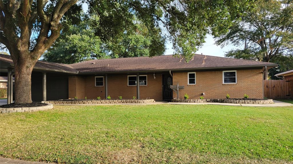 Welcome Home! Here you'll find a beautifully landscaped single story home in a well kept neighborhood. With mature trees, this home is sure to feel tranquil and private. If you enjoy peace and quiet, there's no place like home.