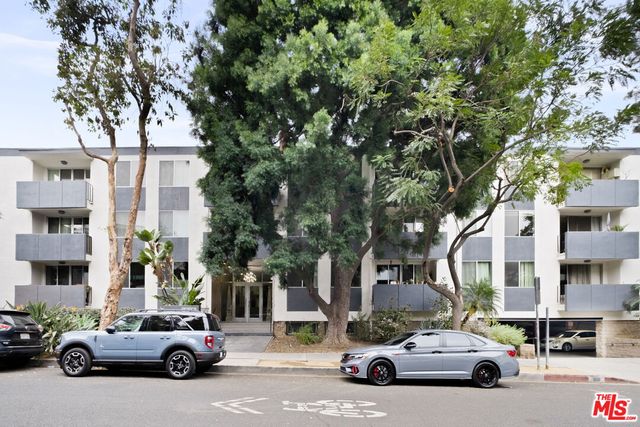 $3,995 | 1010 North Kings Road, Unit 217 | West Hollywood Vicinity